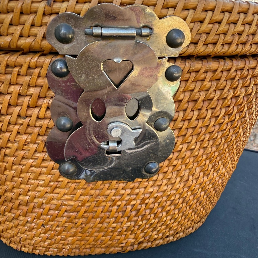 Chinese Wicker Travel Basket for Teapot and Cups Padded Green VelvetFabric Liner - Picture 5 of 10